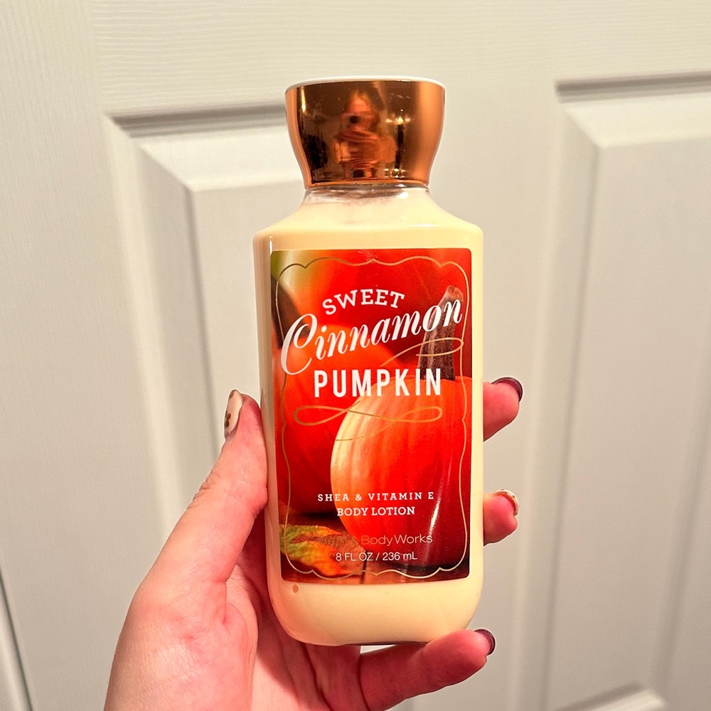 Bath & Body Works Sweet Cinnamon Pumpkin Body Lotion